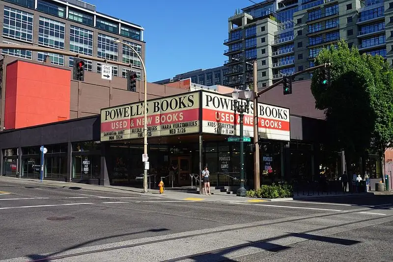 Powell’s City of Books, Portland