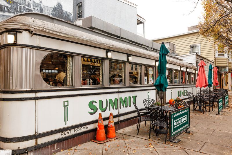 Summit Diner – Summit