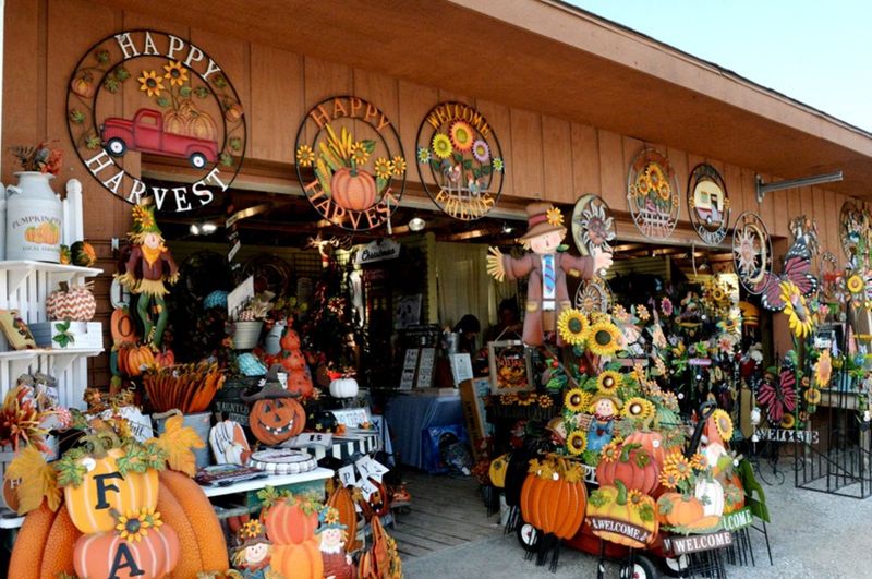 Avenel Flea Market — Avenel