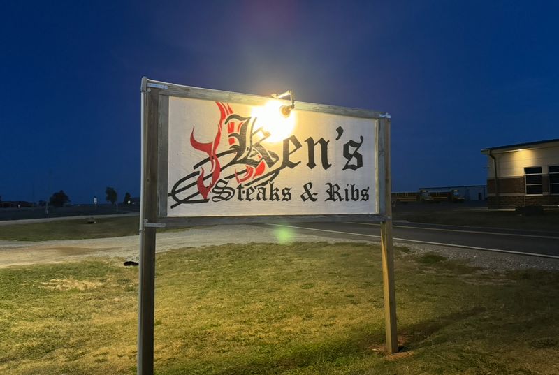 Ken’s Steak & Ribs Buffet (Amber)