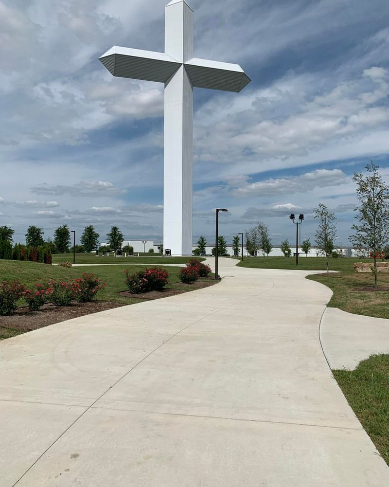 Effingham — “A Cross You Can See from the Interstate”