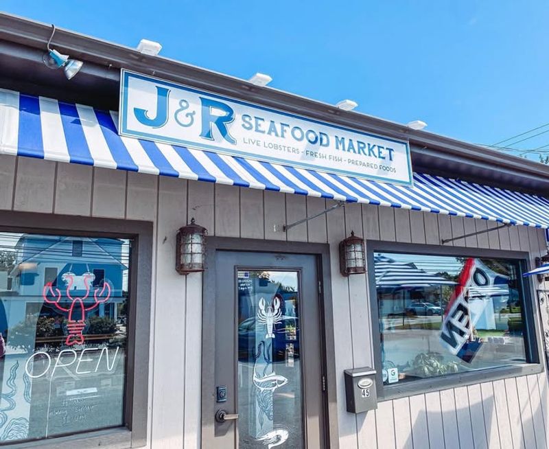 J&R Seafood Market – Mystic