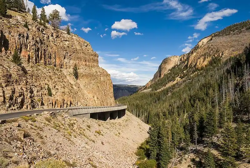 Yellowstone + Grand Teton Circuit (Wyoming / Montana)