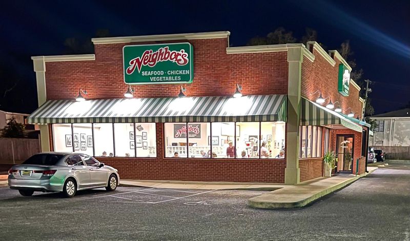 Neighbor’s Seafood & Chicken — Mobile, AL