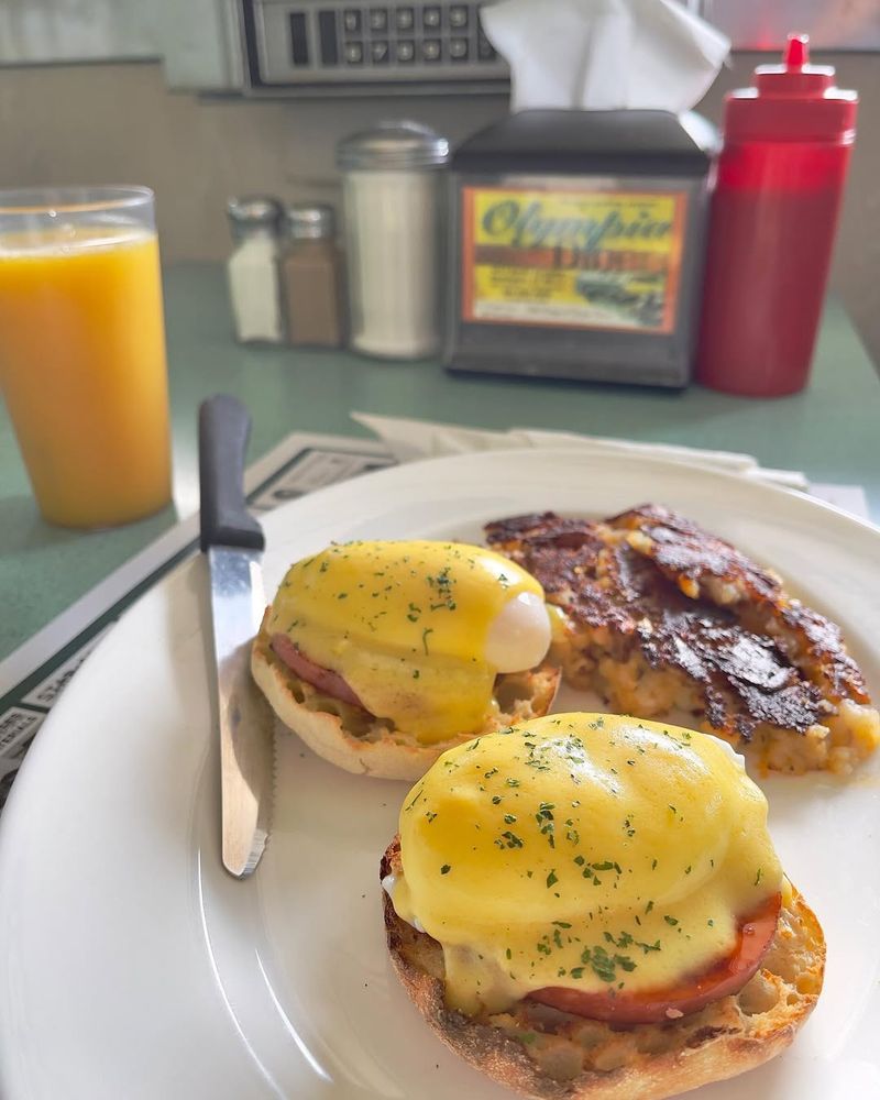 Olympia Diner — Newington