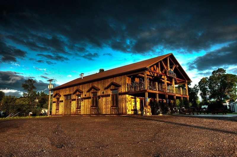 Buffalo Jump Saloon & Steakhouse (Beulah)