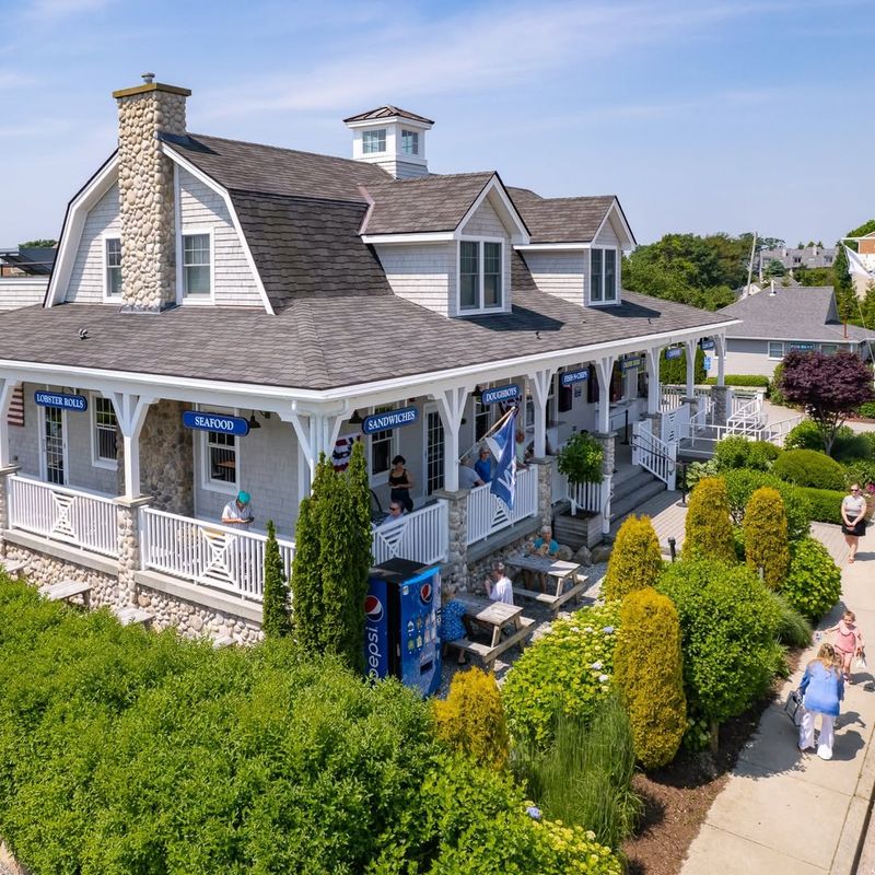 Iggy’s Doughboys & Chowder House — Warwick