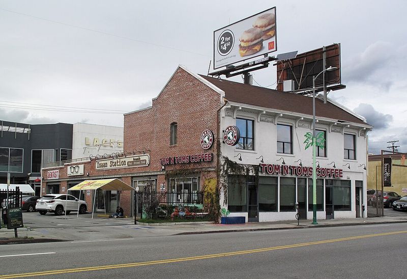 Coffee and Casual Bites with Inflated Prices