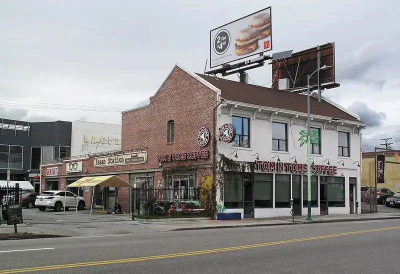 Coffee and Casual Bites with Inflated Prices
