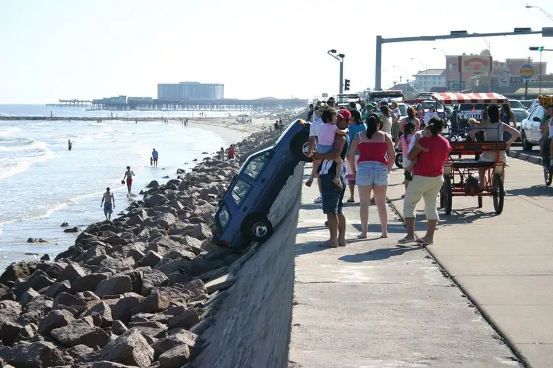 Seawall Traffic and Parking Struggles