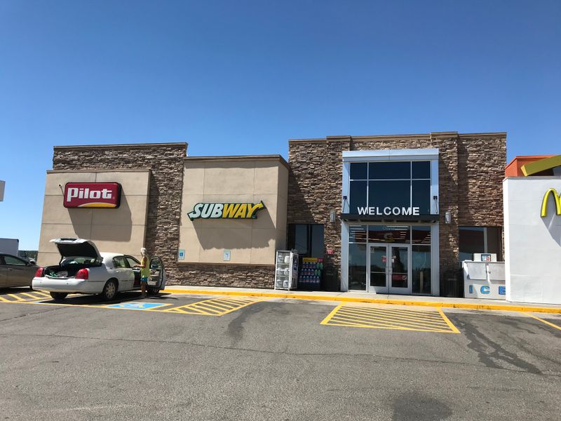 Flying J / Pilot locations with in-store diners (Kingman / I-40 corridor)