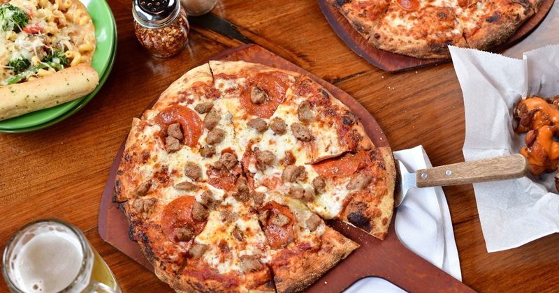 Buffalo Phil’s Pizza & Grille – Wisconsin Dells
