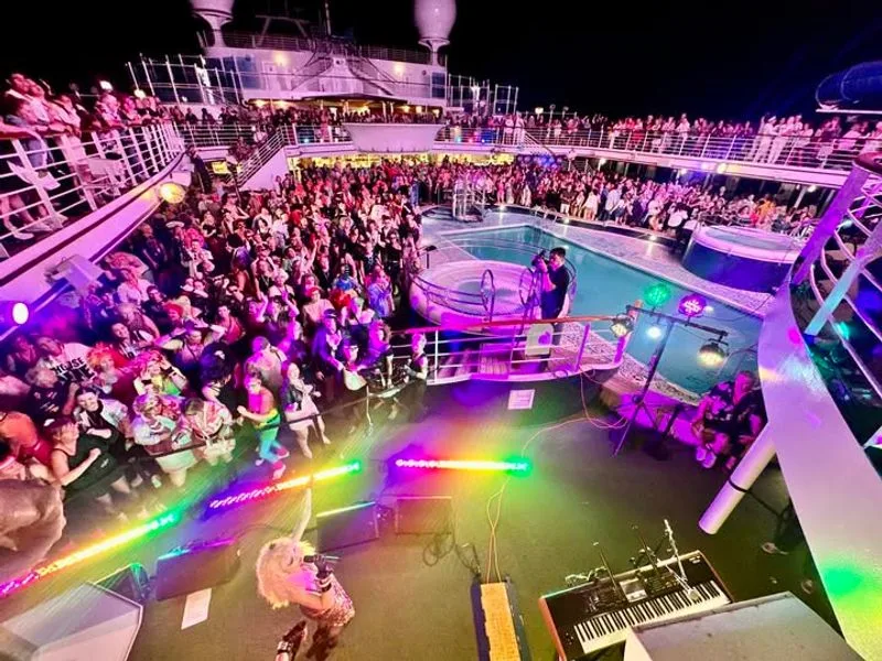 Themed Weekend Sailings