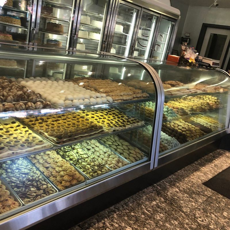 Mozzicato Depasquale Bakery and Pastry Shop – Hartford