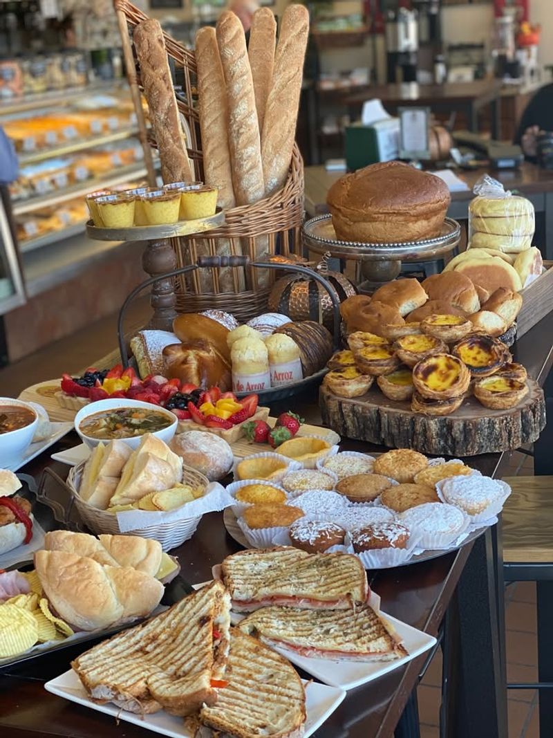 Taunton Ave Bakery – East Providence