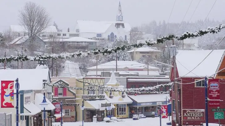 Skip the Emerald City, 12 Washington towns where mountain air replaces the city rush