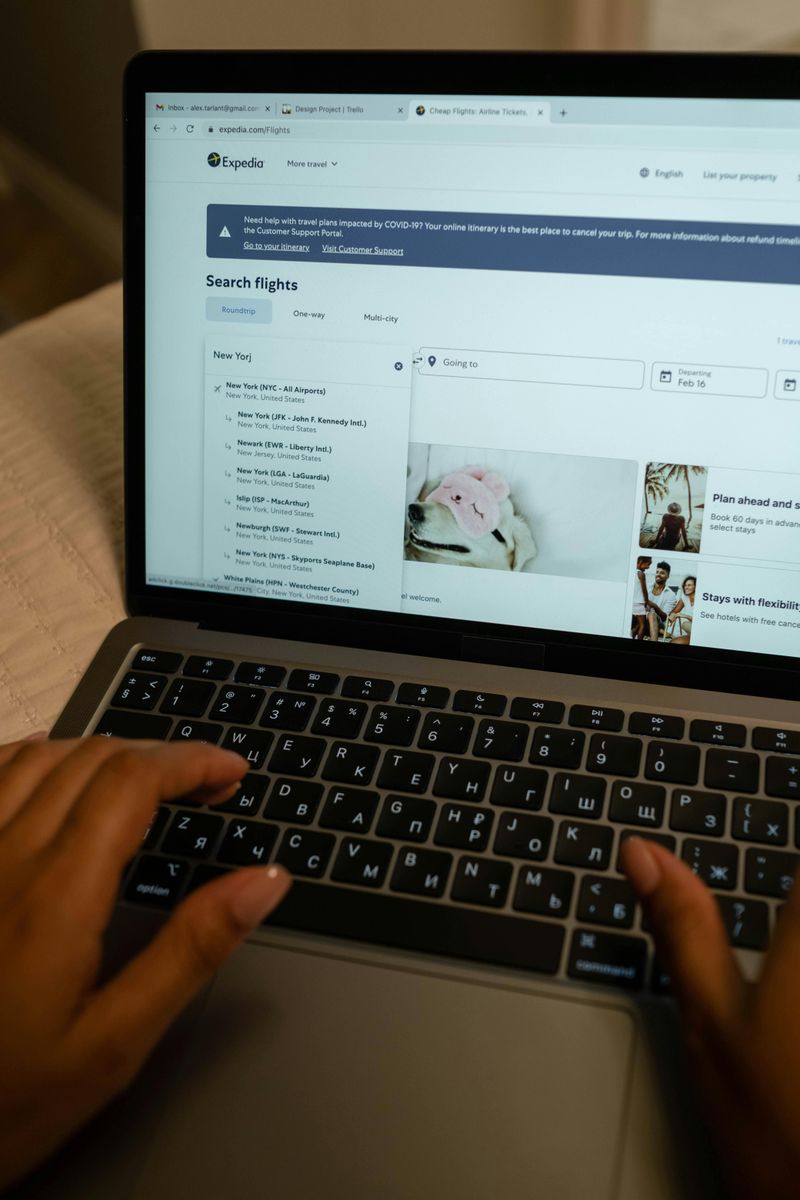 Booking Flights with Tight Layovers