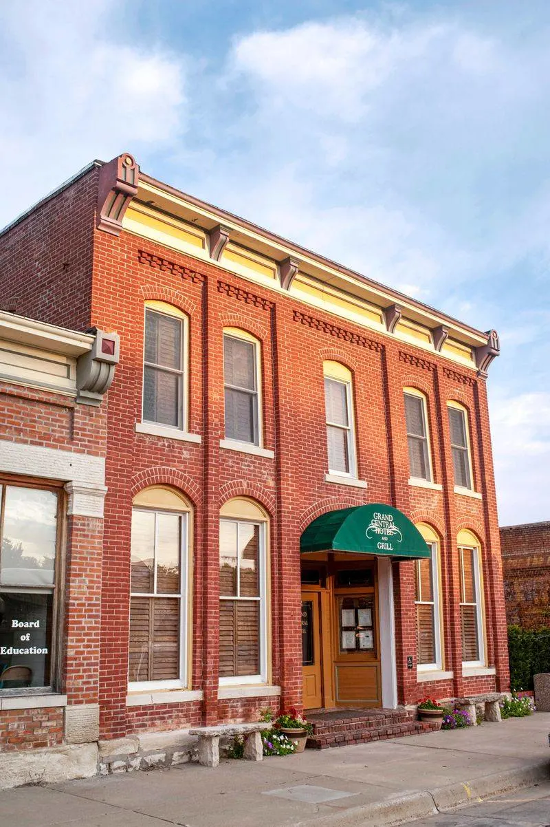 Grand Central Hotel & Grill