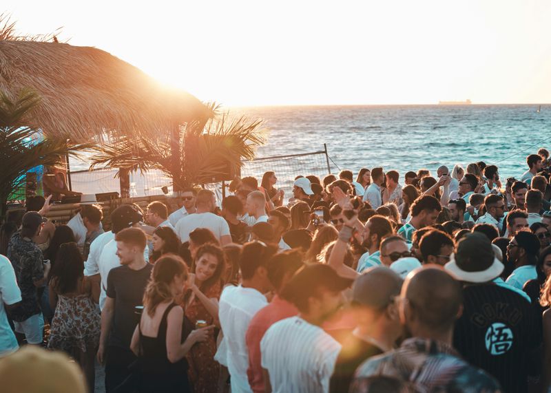 Crowded Amenities & Overbooked Excursions