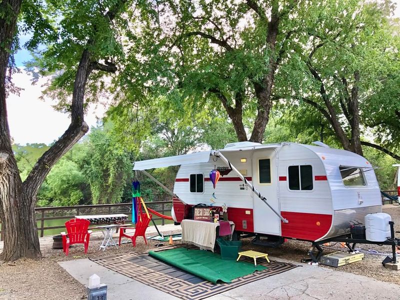 Weeklong Stays at a Single Spot (Family Camp or Cottage Week)
