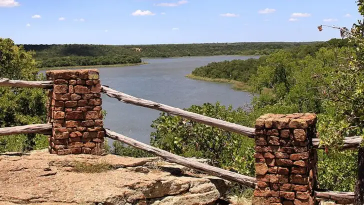 Texas’ Peaceful “Wellness Capital” Offers BBQ Smoke, Lake Breezes, and Timeless Charm