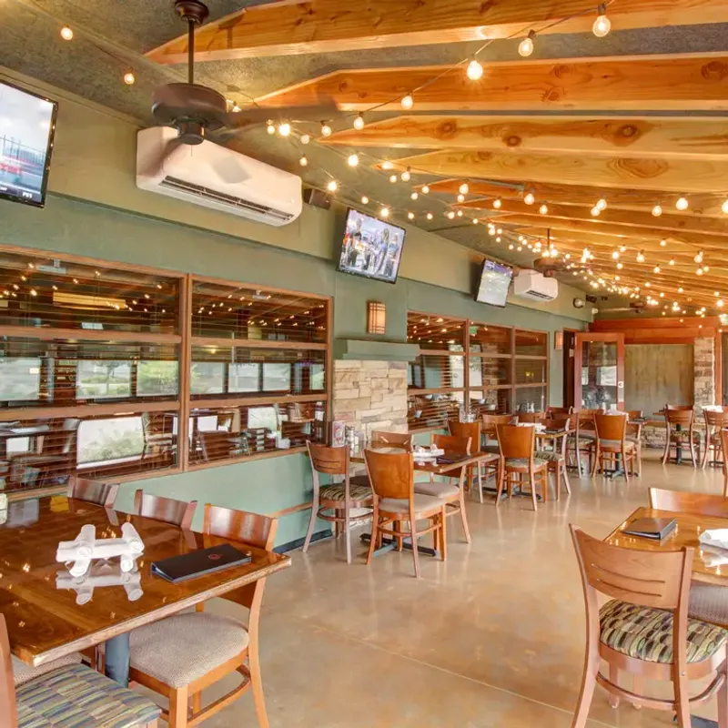 Jakers Bar and Grill – Meridian