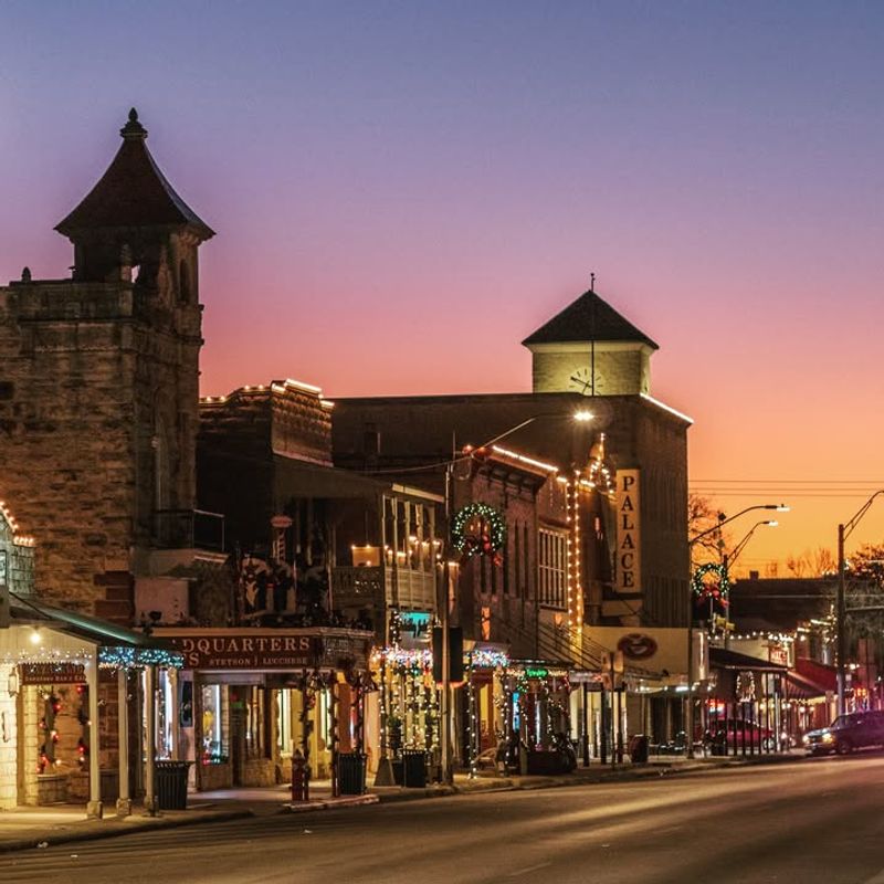 Texas Hill Country loop (Austin → Fredericksburg → San Antonio)
