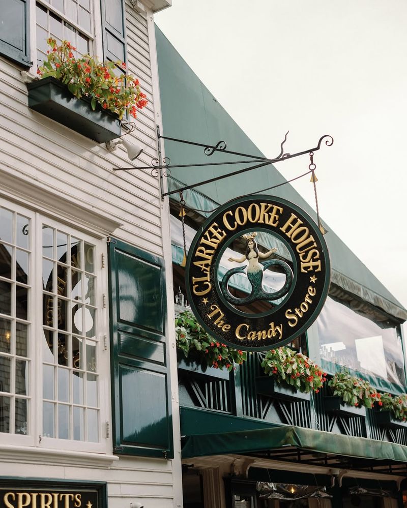 Clarke Cooke House — Newport