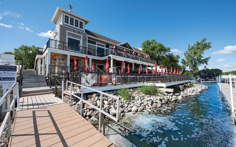 Charlie’s on Prior – Prior Lake