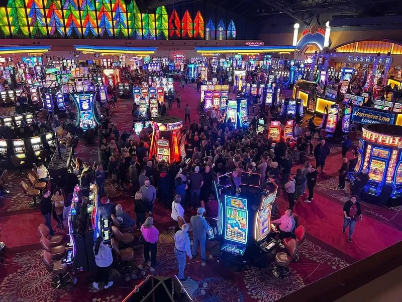 Casinos and Nightlife on the Canadian Side