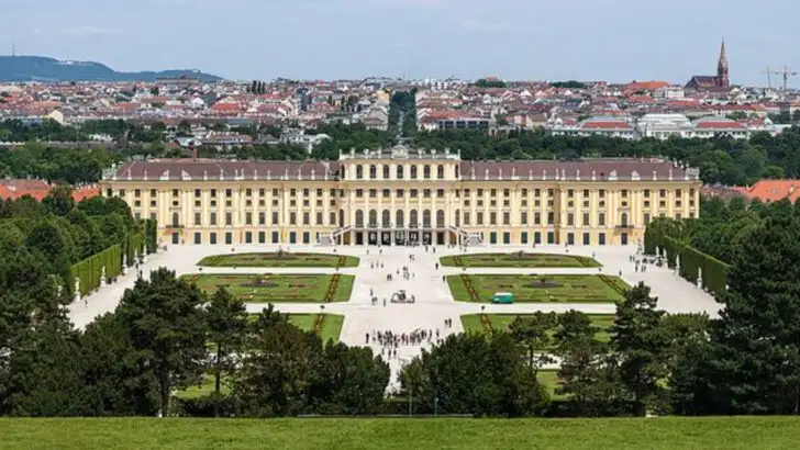 The most beautiful royal palaces in Europe worth seeing at least once