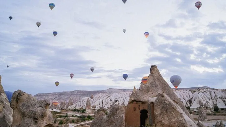 These 14 Places Are Home to the Most Unforgettable Hot-Air Balloon Experiences on Earth