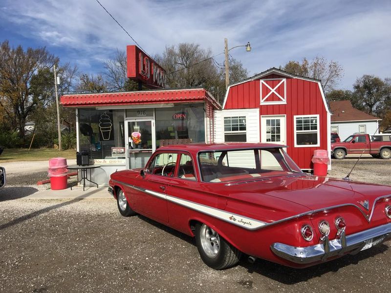 Lomar Drive In - Eureka