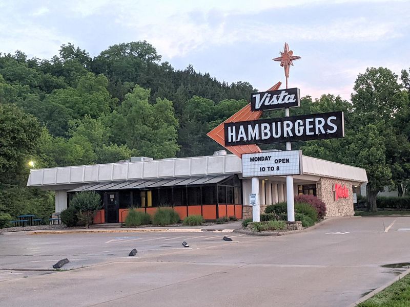 Vista Drive-In — Manhattan
