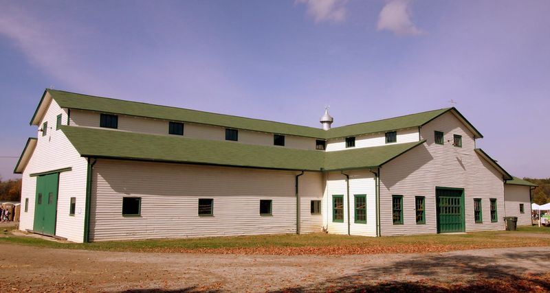 Harlinsdale Farm Barns – Williamson County