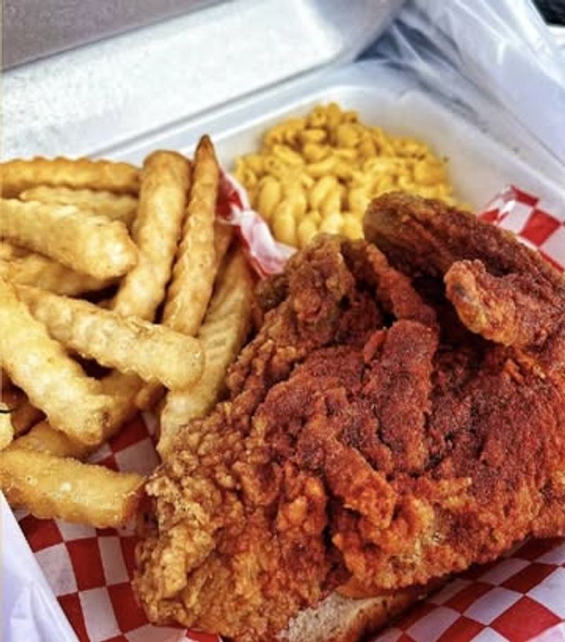 Bolton’s Spicy Chicken & Fish – Nashville