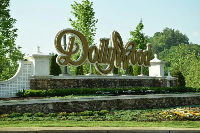 Dollywood: No Profanity on Clothing