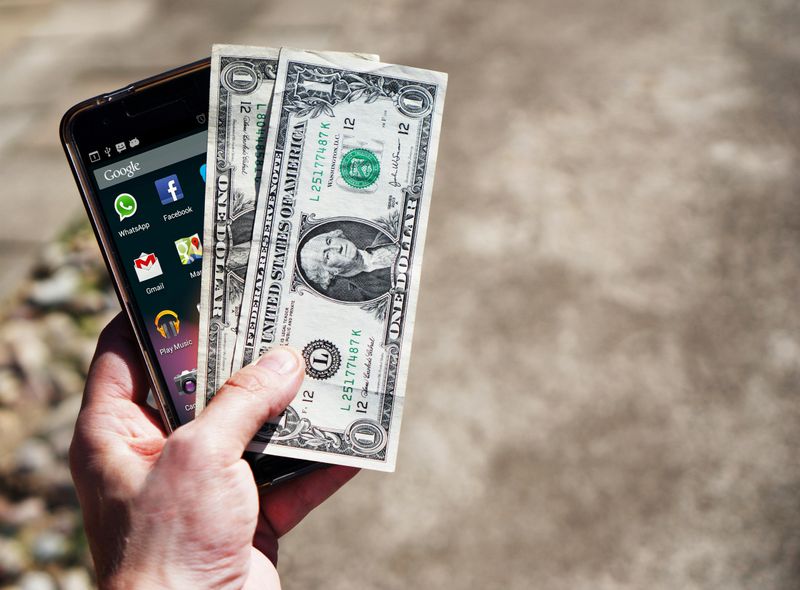 Avoid Flashing Cash or Valuables in Public