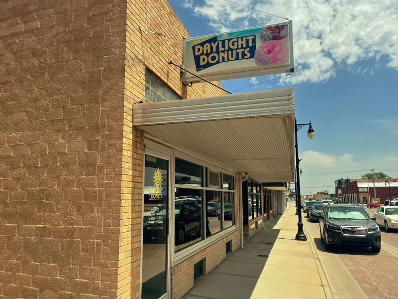 Daylight Donuts (Hays)