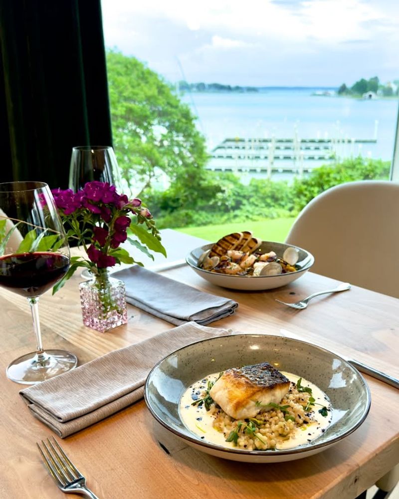 Salt & Meadow (Tides Inn) — Irvington, VA (Northern Neck)