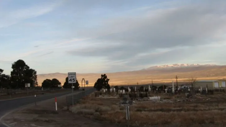What You’ll Find Hidden in Nevada’s Highway 50: Ghost Towns, Old Signs, and Pieces of the Past