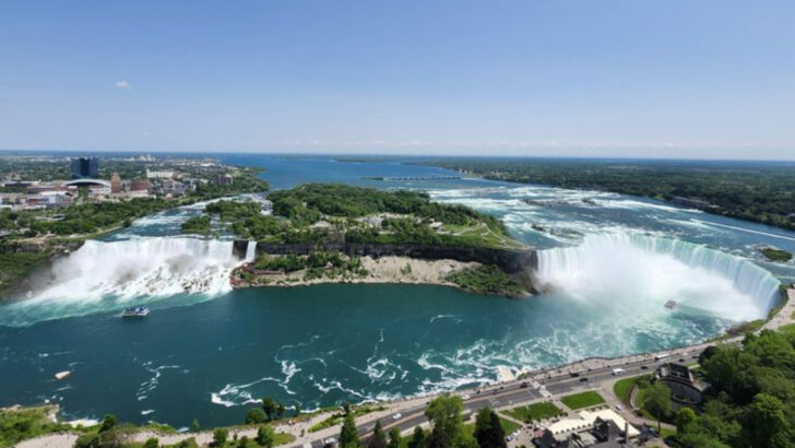 What happened to Niagara Falls? 13 ways tourism changed both sides of the border
