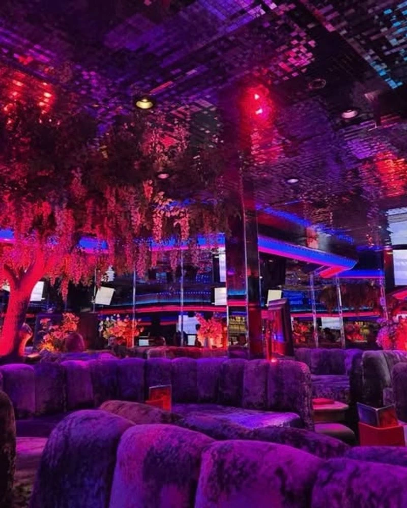 Peppermill Fireside Lounge