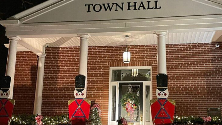 10 Small-Town Main Streets in America That Glow Brightest During the Holidays