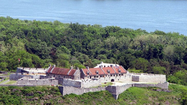 10 Small Towns in New York That Feel Like Lake Placid (Only More Affordable)