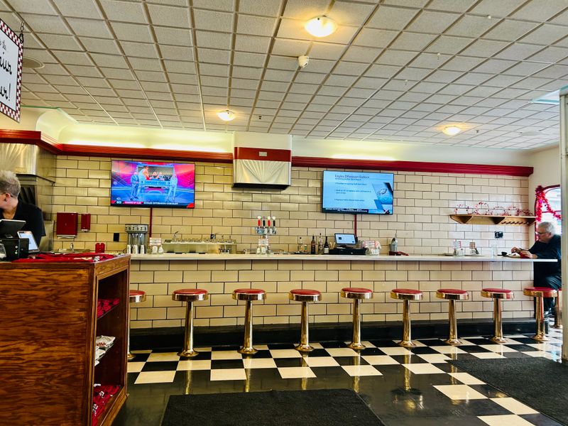 Quarrier Diner — Charleston