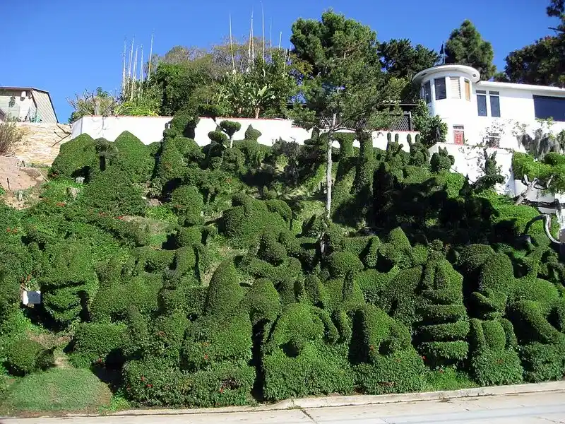 Harper’s Topiary Garden (Mission Hills)