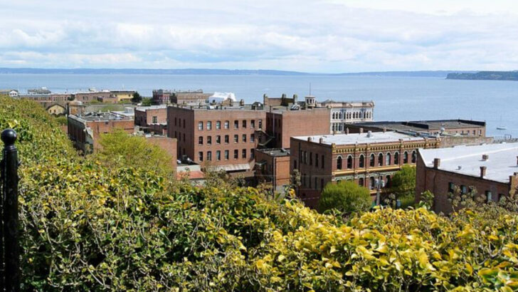 12 American towns so photogenic they look like movie sets