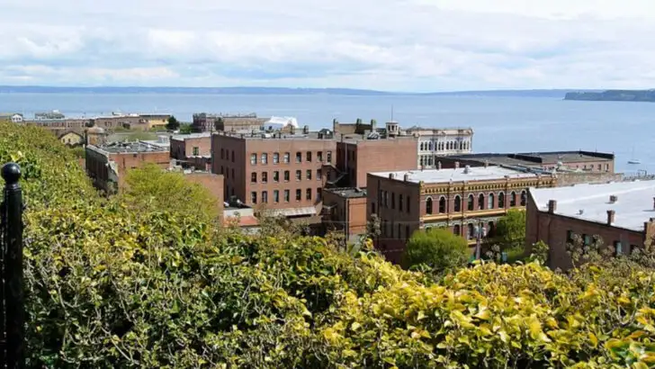 12 American towns so photogenic they look like movie sets