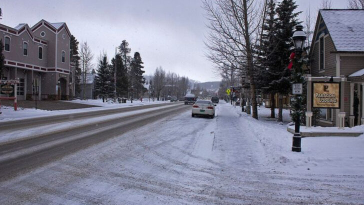 12 Snowy Mountain Spots in the US Ideal for a Pre-Holidays Family Getaway